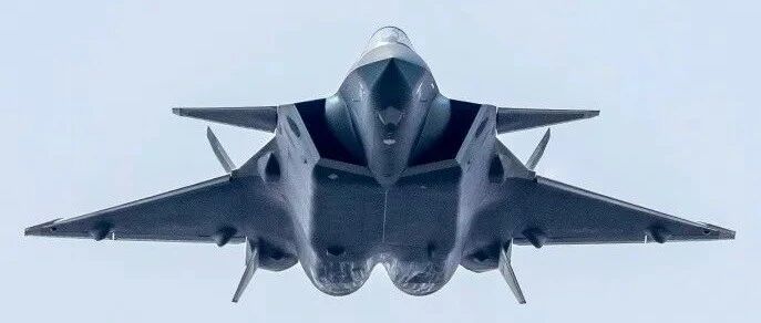 歼-20服役五周年之际 外国军事杂志展望其未来