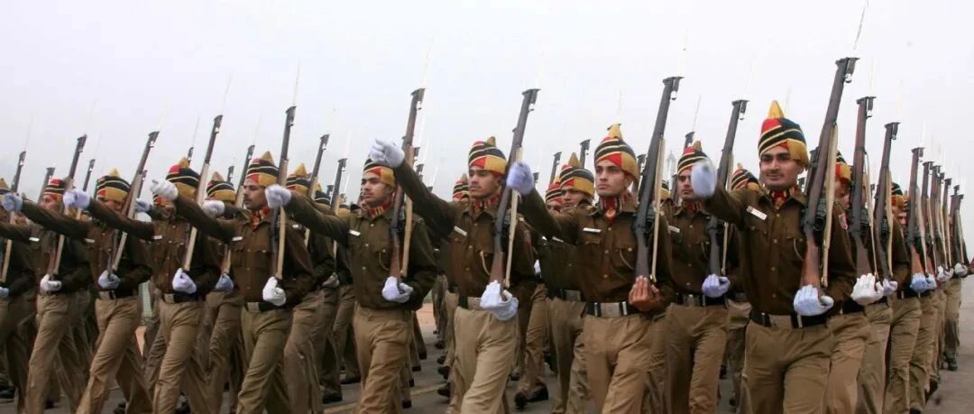 1962年PLA帮印军更换了李·恩菲尔德步枪，2020年PLA又会让印军更换什么武器？