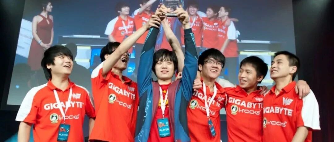 LPL季后赛“双败赛制”引发“公平”话题讨论