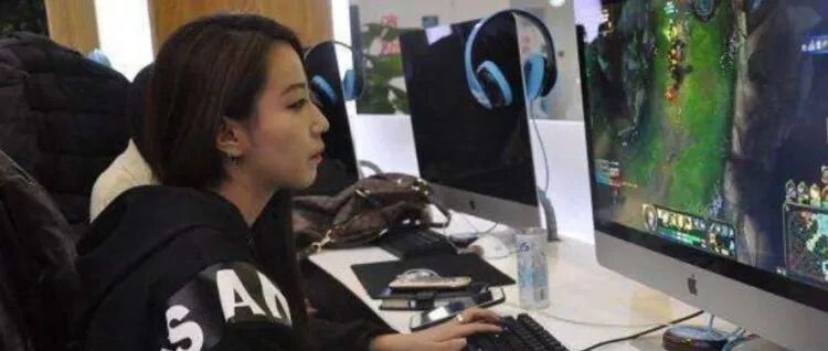 外媒统计2020全球游戏产业数据：全球游戏市场收入的74%来自于氪金