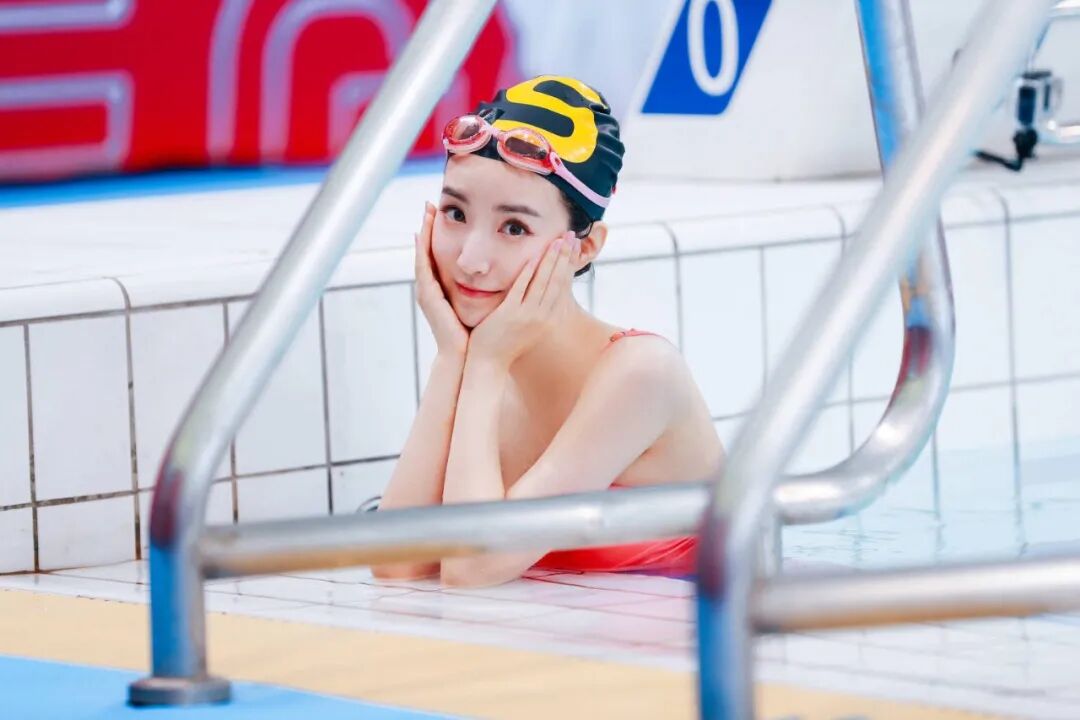 女人见了都倒吸凉气 她却认为丰满不只能看外表