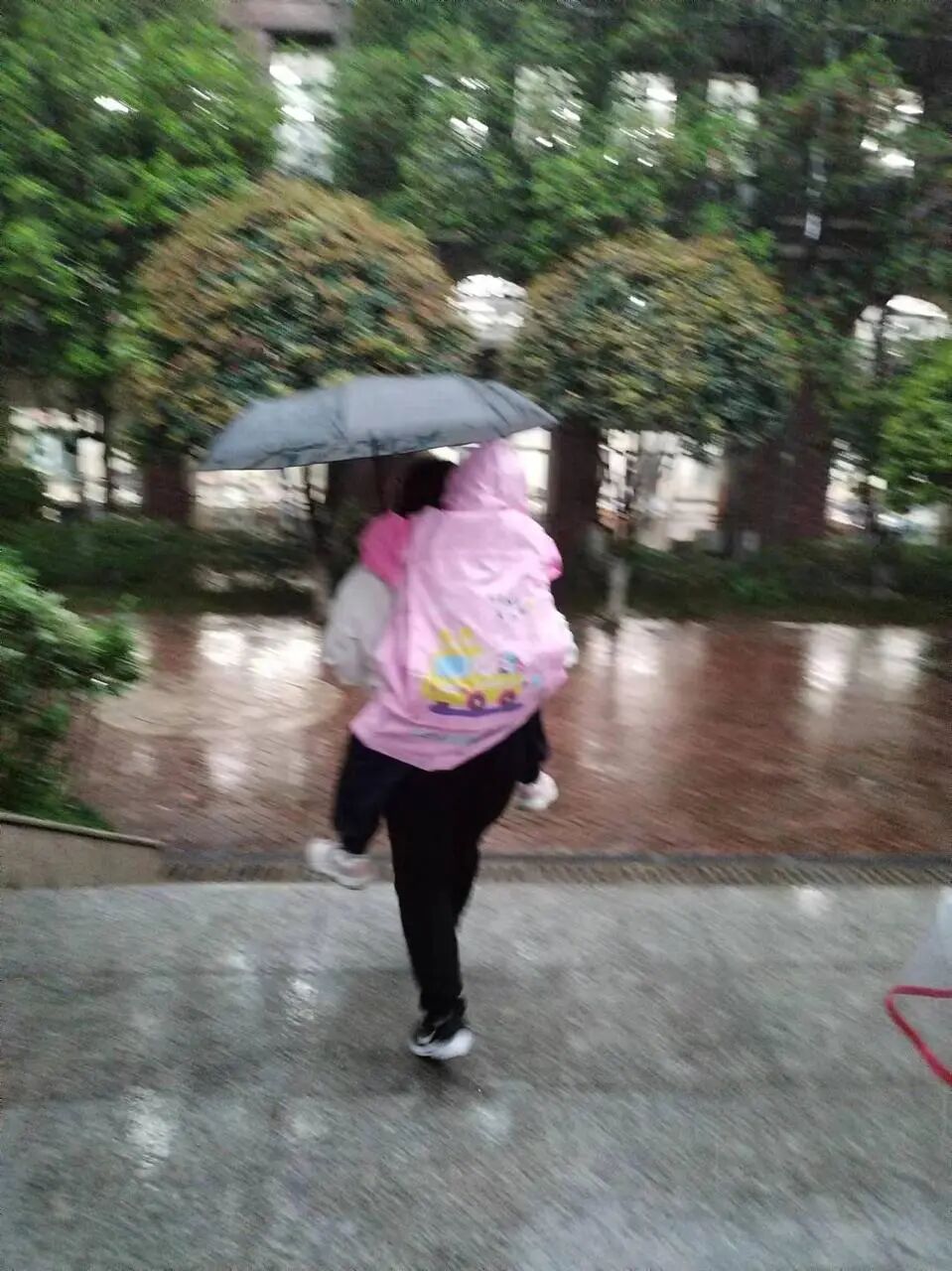 全长沙都在摸黑上班送娃，来看看孩子进入学校之后……