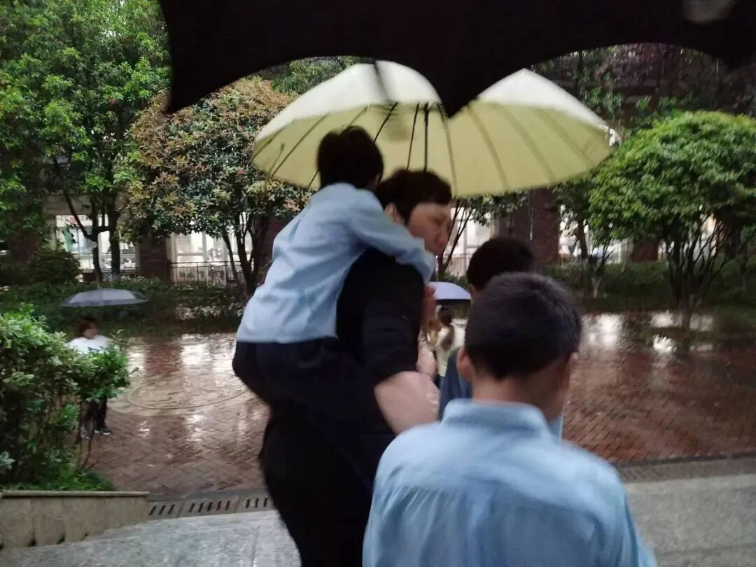 全长沙都在摸黑上班送娃，来看看孩子进入学校之后……
