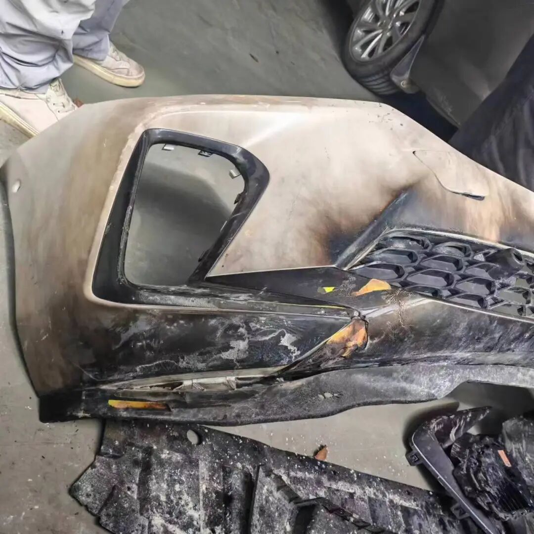 别克车送4S店维修成火烧车？车主要换新车被拒，记者介入后……