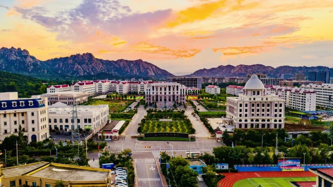 青岛滨海学院大珠山校区.jpg