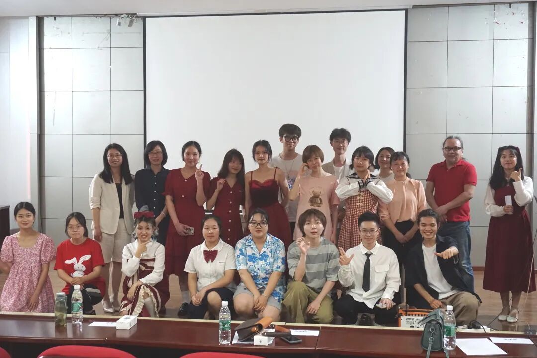 重庆大学第三届红白歌合战圆满落幕(重庆大学生合唱比赛)