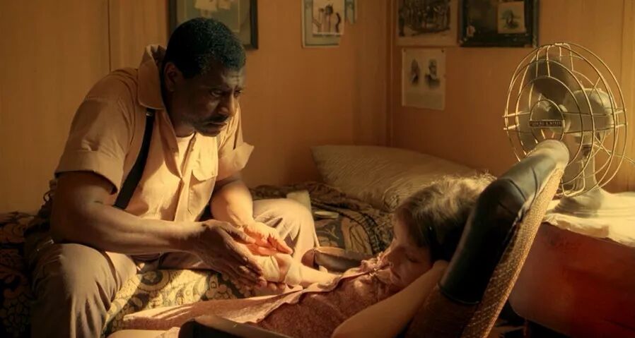 它因「大尺度」镜头背负骂名,却是部被忽略的好片!