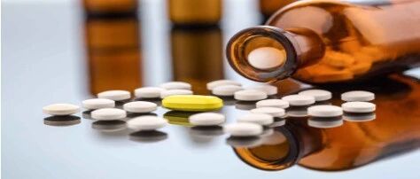 注意：这些药物可能加重、引起重症肌无力和横纹肌溶解症！