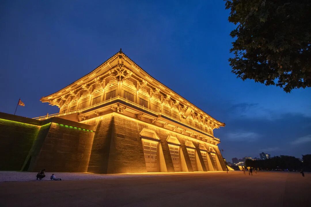 西安国际马拉松等丝绸之路国际电影节,草莓音乐节首站就曾在丹凤门
