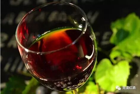红酒和葡萄酒有什么区别？90%的人都不懂！