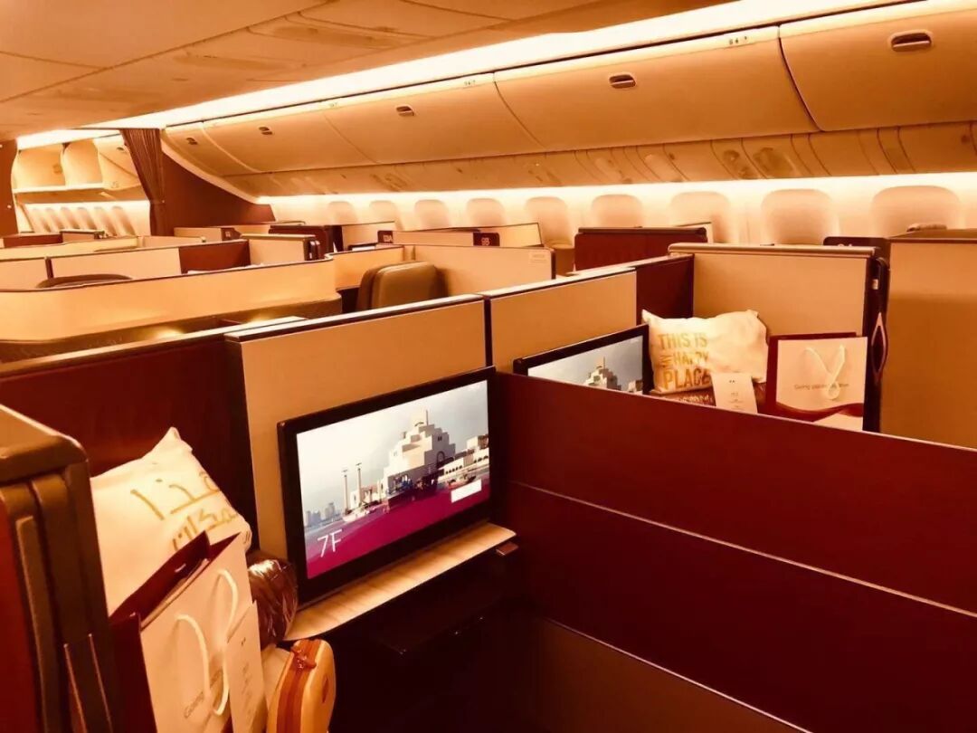 商务舱和公务舱哪个级别高_公务舱和商务舱有什么区别_商务舱区别公务舱有几种