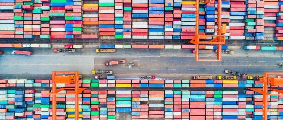 今年赚翻了，这家公司年终奖发40倍月薪，员工直呼：从没看过这么多钱！