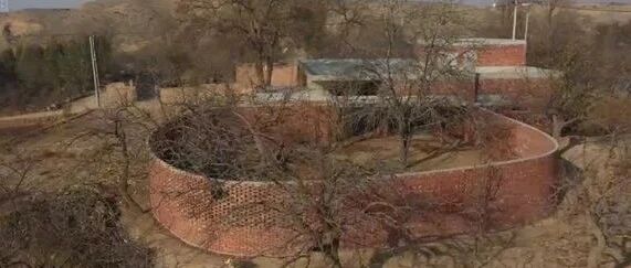 炸锅！花了132万，却把农家小院改成了“毛坯砖房”！回应来了