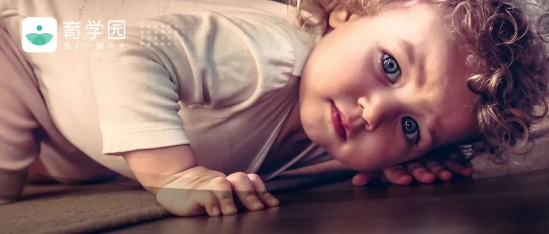 没眼看！孩子睡着后，爸妈竟偷偷在做这件事！