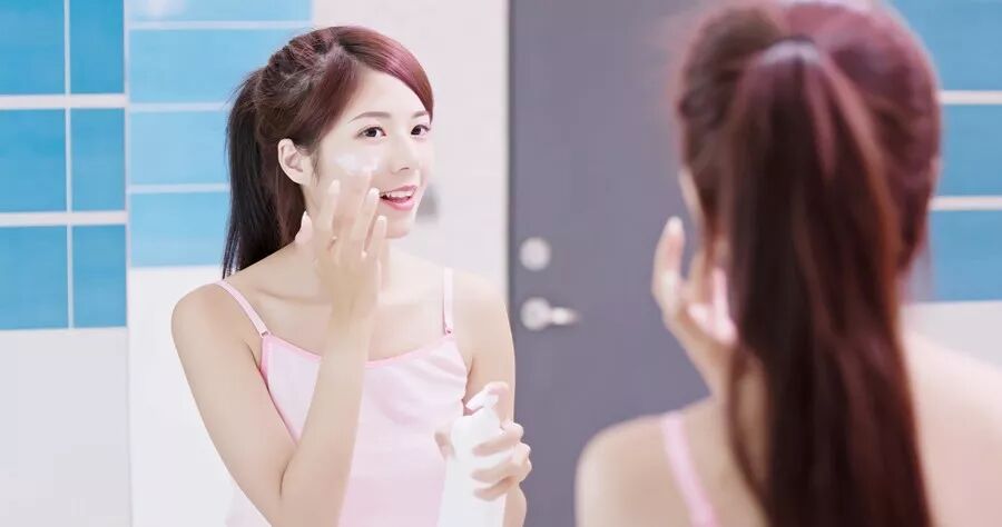 哺乳期能化妆、美甲、烫头发吗？有1点是真的不能做！