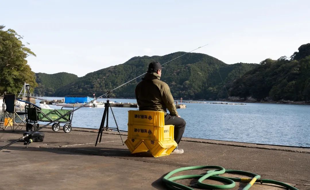 马桶、救生圈、口罩……这些元素竟然也可以变成椅子?!-微信头条网 马桶、救生圈、口罩……这些元素竟然也可以变成椅子?!