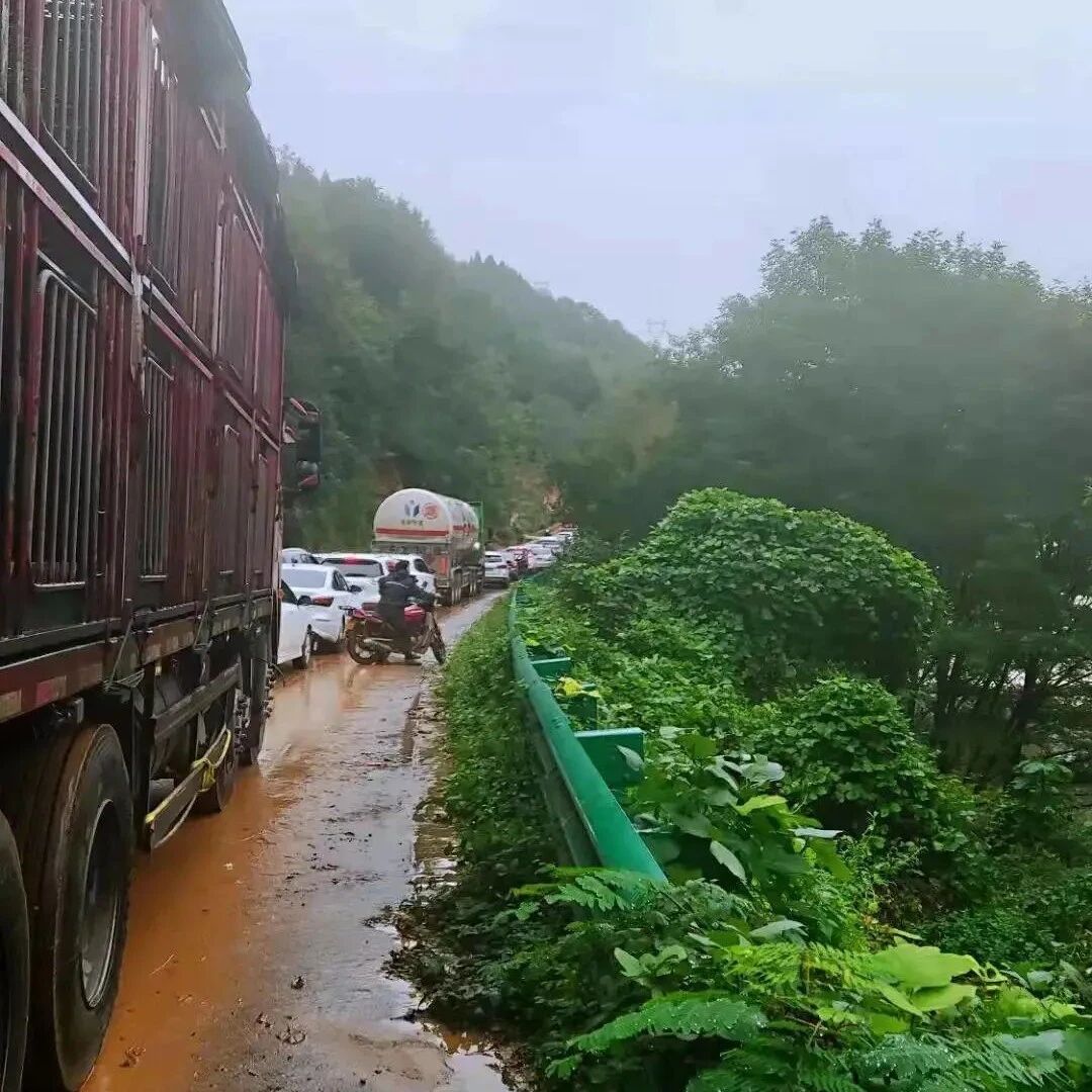 遭遇持续降雨！山西多地发生地质灾害，山体滑坡致4人遇难！多地景区临时关闭