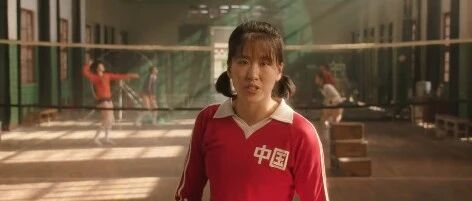 演年轻郎平的，竟是她的女儿白浪！她说，妈妈是我的偶像