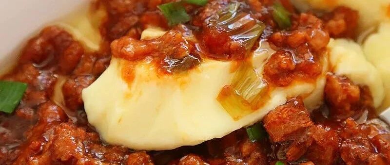 滑滑嫩嫩的鸡蛋，浇上炒香的肉末，这菜口感100分~