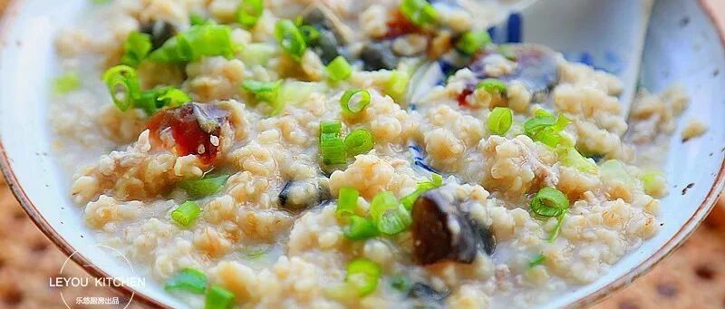 早餐这样做，十分钟就可以喝到皮蛋瘦肉粥~