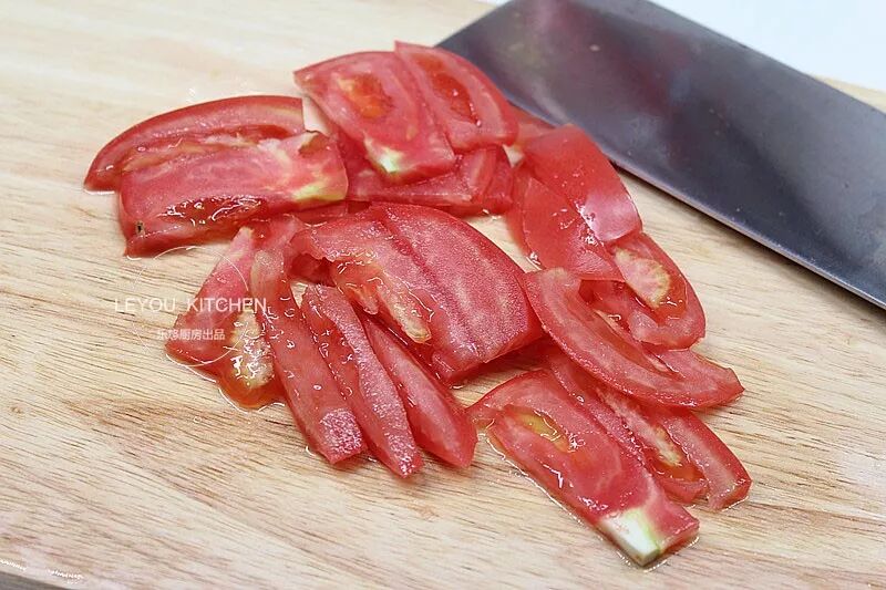 微波炉蒸茄子用什么蒸_茄子蒸多长时间就熟了_蒸食品时尚先熟还是下笼先熟