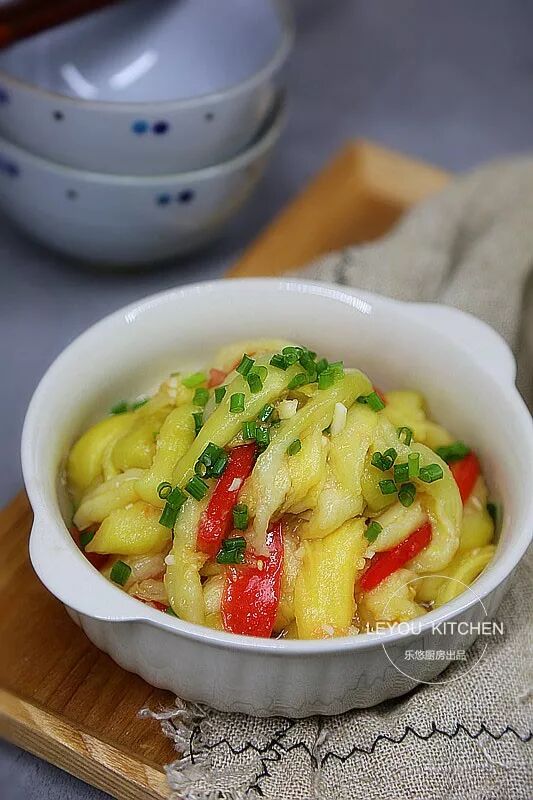 微波炉蒸茄子用什么蒸_蒸食品时尚先熟还是下笼先熟_茄子蒸多长时间就熟了