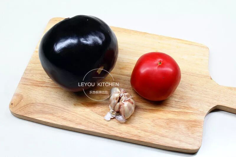 微波炉蒸茄子用什么蒸_蒸食品时尚先熟还是下笼先熟_茄子蒸多长时间就熟了