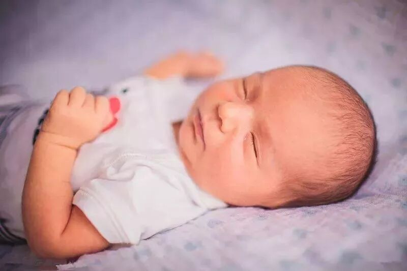 很乖的宝宝出月子后，怎么哄睡变得困难？月嫂详解宝宝睡眠能力6