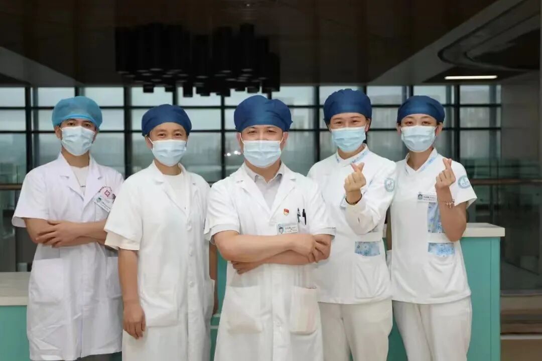 疼痛科怎么理疗面瘫针灸理疗都没用？疼痛科医生15分钟射频治疗，让瘫痪的脸“活”过来！_https://www.jmylbn.com_新闻资讯_第9张