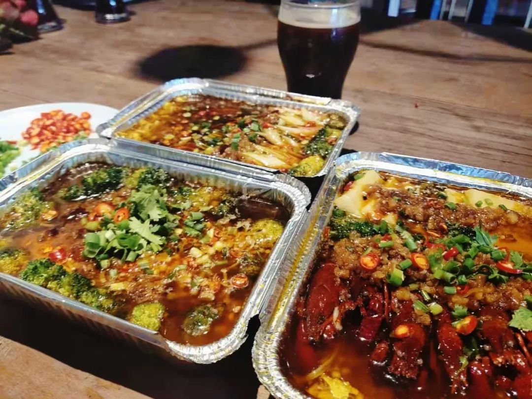 盛夏小美好，“酒要与你在一起”隐匿在台儿庄古城里的酒馆—东隅小馆