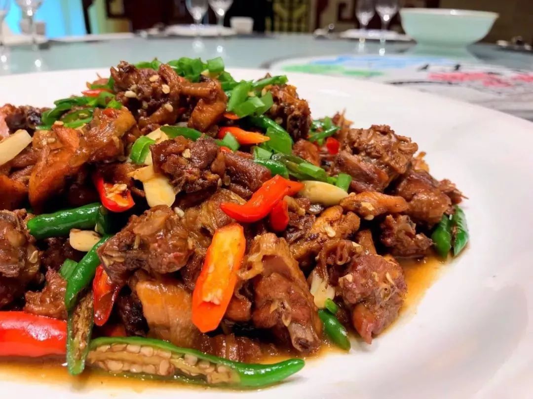 大吉大利,明晚吃鸡!来台儿庄古城复兴广场吃辣子鸡哈啤酒! 大吉大利,明晚吃鸡!来台儿庄古城复兴广场吃辣子鸡哈啤酒!