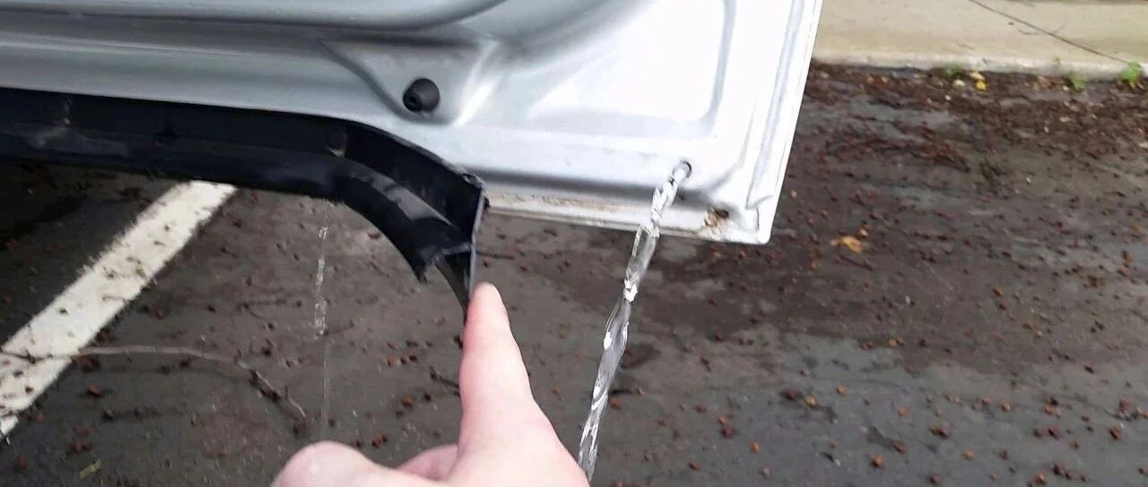 一场暴雨后，车内竟变成“水帘洞”？平时一定要注意这几个地方