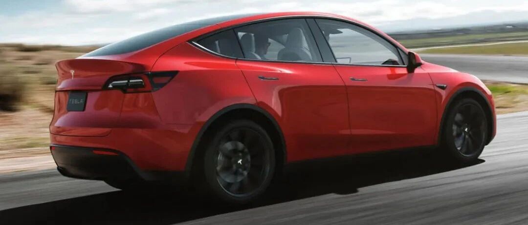 又割！Model Y狂降16万！＂韭菜厂＂官网被挤爆！