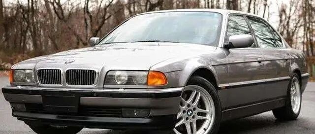 小几十万就能拥有曾经百万豪车，很心动？买了它们将让你倾家荡产！