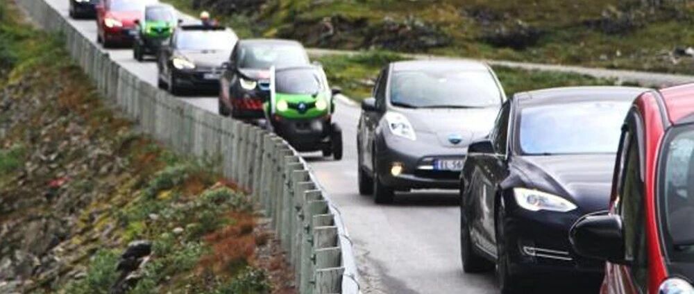 禁燃时间表一拖再拖，燃油车到底什么时候才能淘汰？