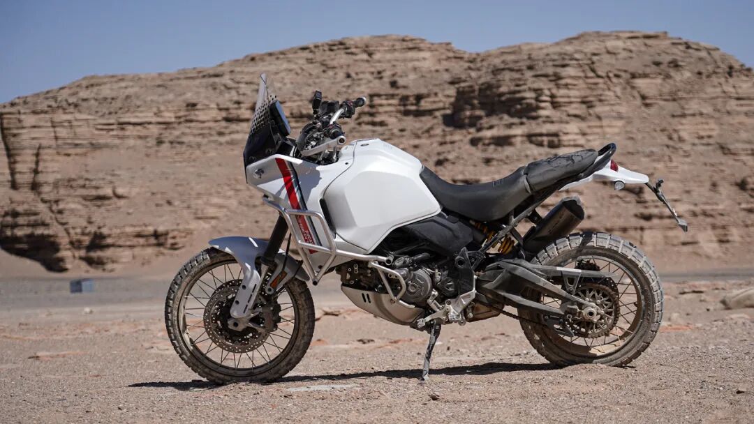 杜卡迪首款硬核adv,desertx试驾报告-爱卡汽车爱咖号