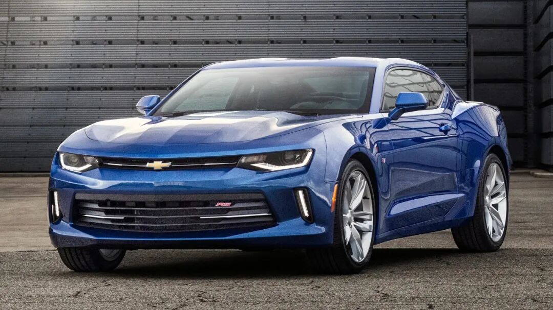 "大黄蜂"的原型车第5代camaro更是以壁纸的形式占据了无数男人的桌面!