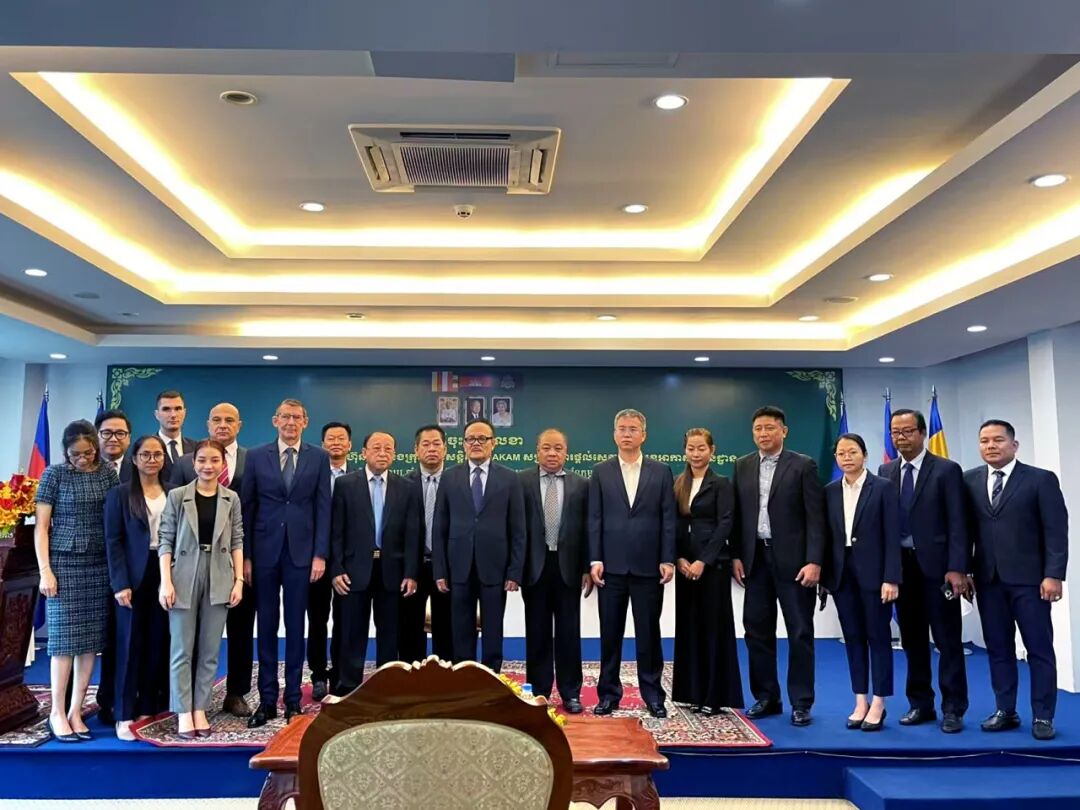滨海机场投资有限公司与SAKAM安保公司正式签署合作协议
