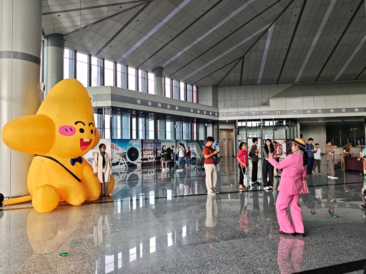金边德崇国际机场首航七星海国际机场