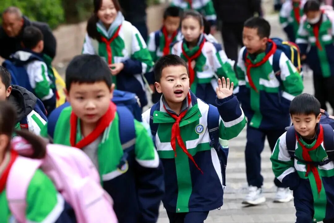 春启新程，逐梦启航！乌当区中小学今日开学