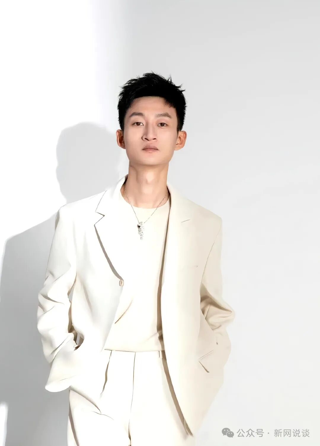 2024年网红塌房实录：顶流一夜凉透！卖假货、偷税、家暴…全网震怒！