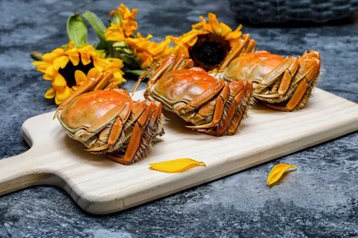 【提醒】大闸蟹与香蕉,酸奶同吃会中毒?这四个部位千万不能吃!