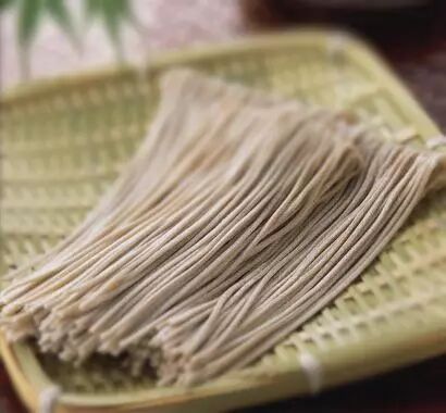 来年枕着馒头睡的谚语_农谚来年枕着馒头睡_今冬麦盖三层被来年枕着馒头睡是什么意思