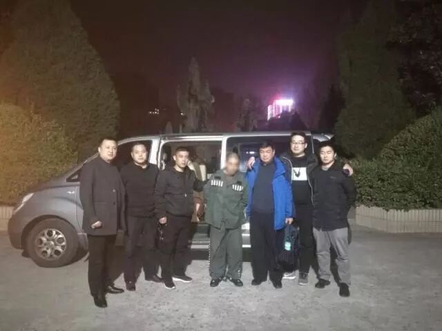 3月3日，连云港警方成功侦破2002年“徐某珍被杀案”，民警将潜逃16年、在浙江金华监狱服刑的故意杀人犯罪嫌疑人潘某武押回连云港。