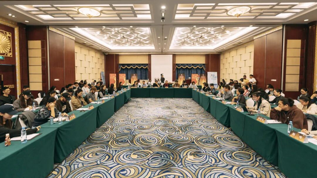 舞绘时代：中国舞蹈荷花奖现当代舞蹈创作座谈会在呼和浩特举行 第3张