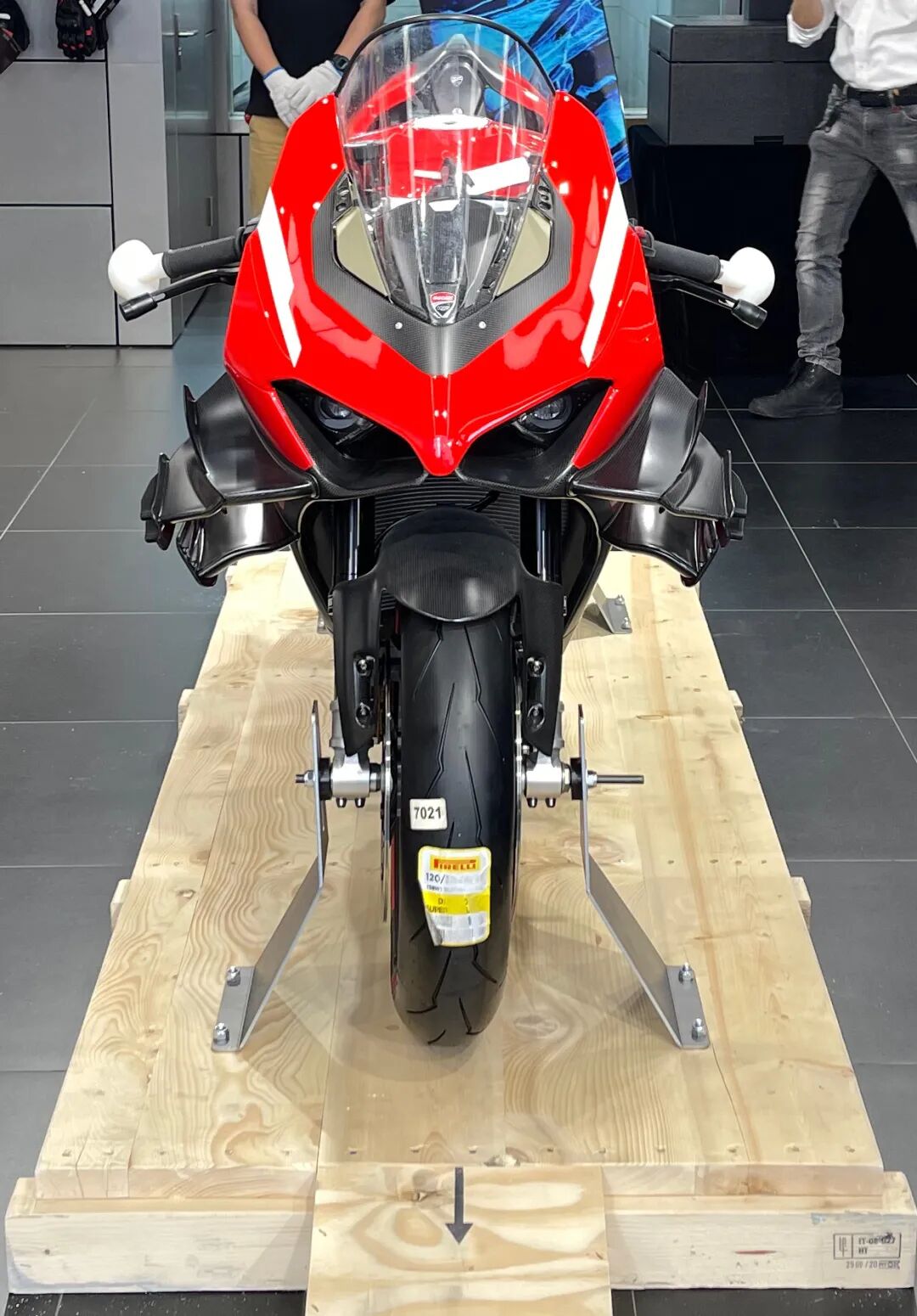 全球最贵摩托车在北 上开箱 150w 围观行走的提款机 摩托新闻 春风行摩托车之家