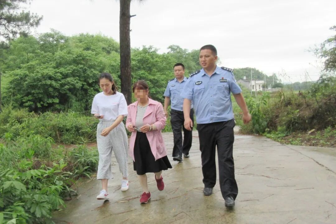 指认现场2020年5月30日,在黄冈警方的协助下,嫌疑人叶某被成功抓获.