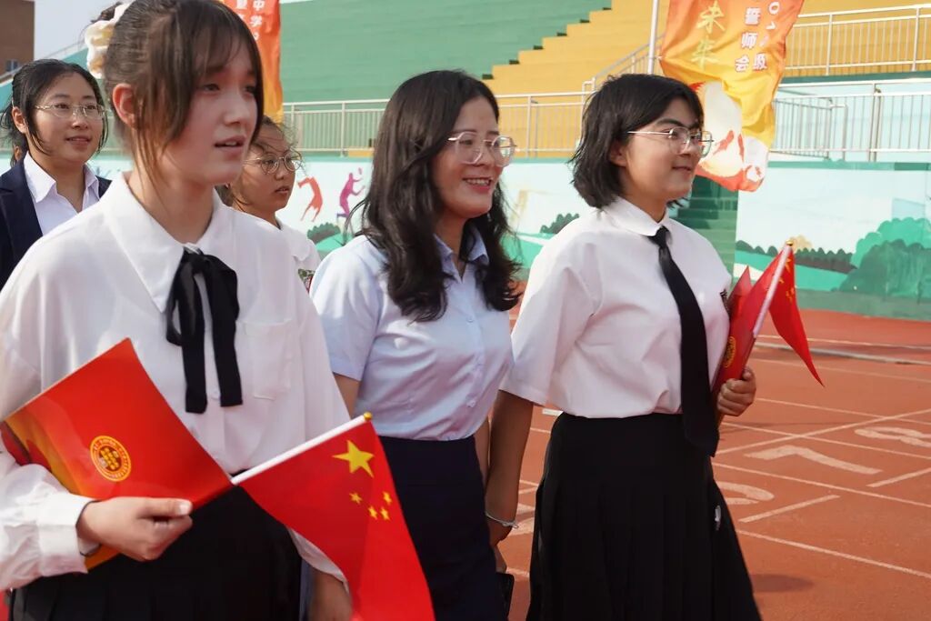 礼成青春志赢未来牟平一中2019级学子成人礼暨高考誓师会