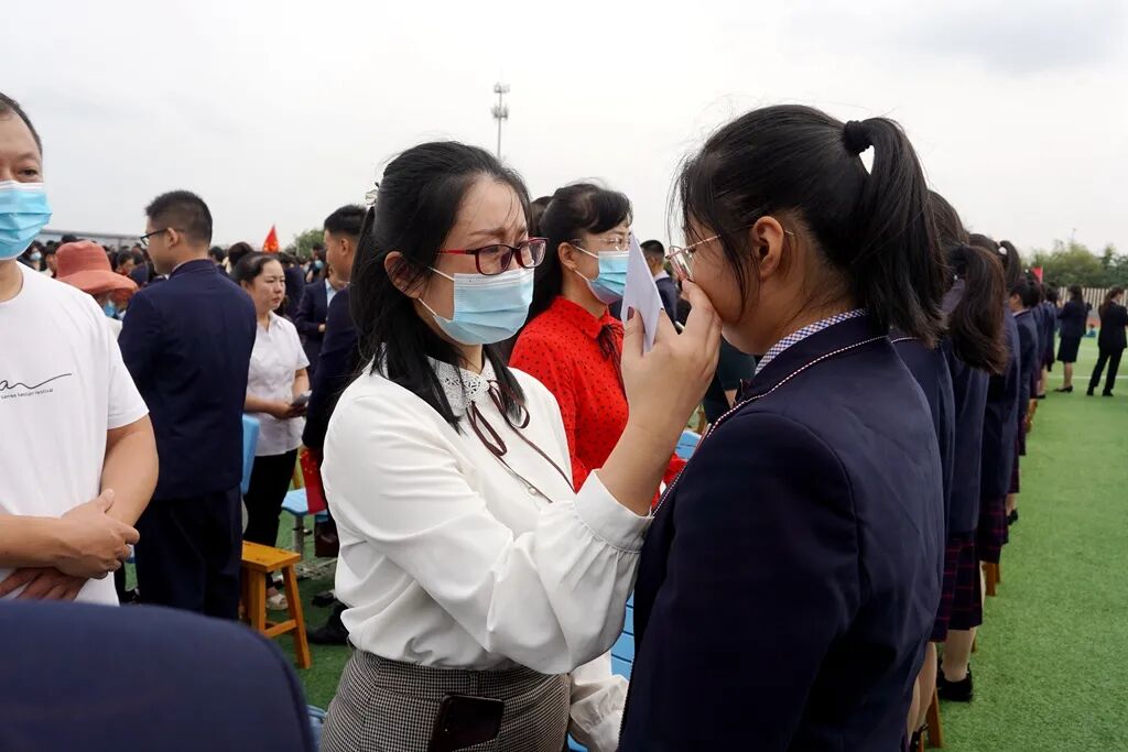 礼成青春志赢未来牟平一中2019级学子成人礼暨高考誓师会