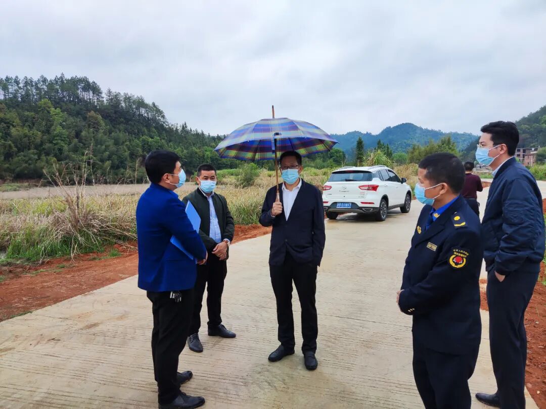 赣州市城管局党组书记曾宪柏到我县调研乡村振兴工作